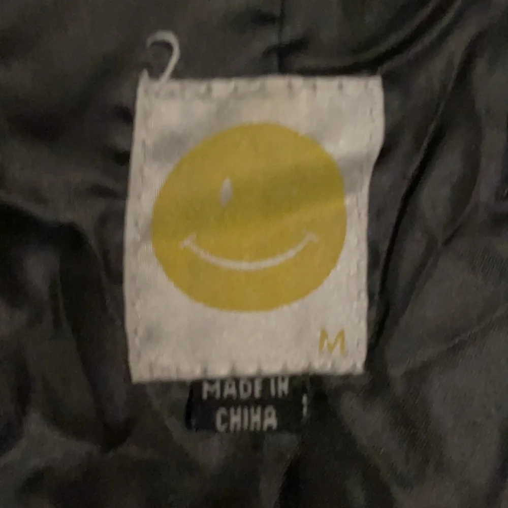 Faux Leather Silver Jacket NWOT Winky Face Brand Logo. Size (M) Medium - Picture 8 of 8